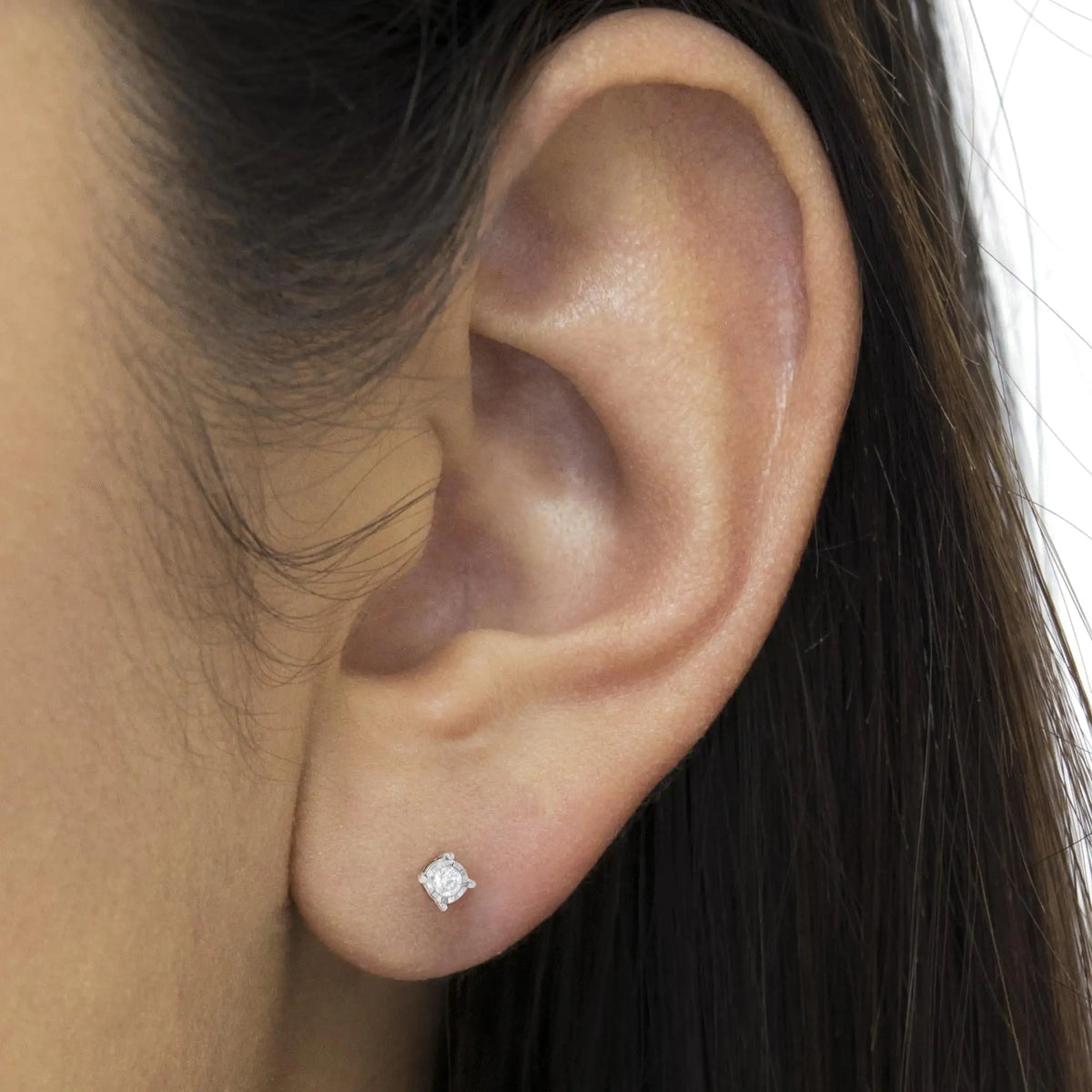 Aros con diamantes de talla brillante redondos casi incoloros de 1/2 ct engastados en plata de ley 925 (color HI, claridad I2-I3)