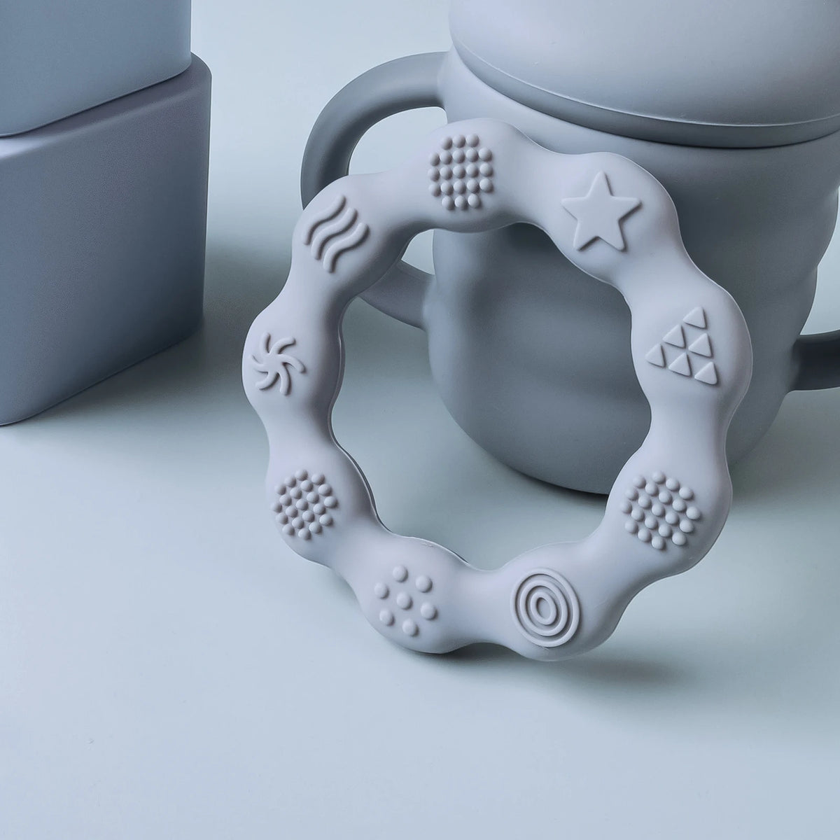 1PCS Baby Silicone Teether Food Grade Newborn Pacifier Relief Design Teether Infant Tactile Training Toys Infant Teething Toy