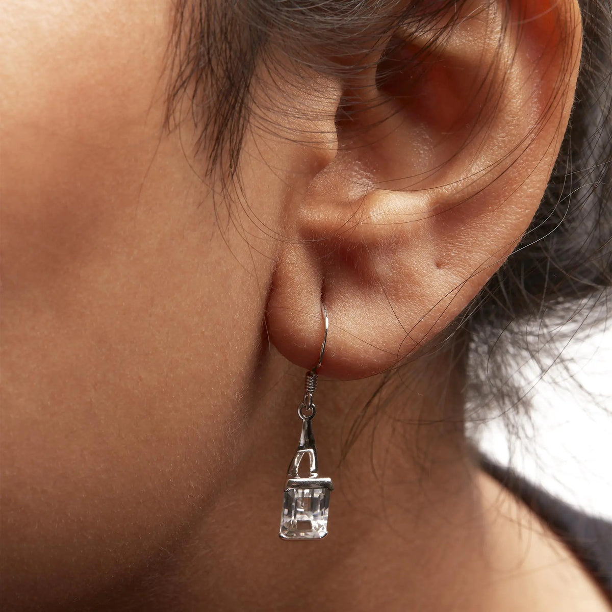 Pendiente colgante solitario de topacio blanco de talla esmeralda de 3,0 ct en plata de ley 925 (calidad AAA)