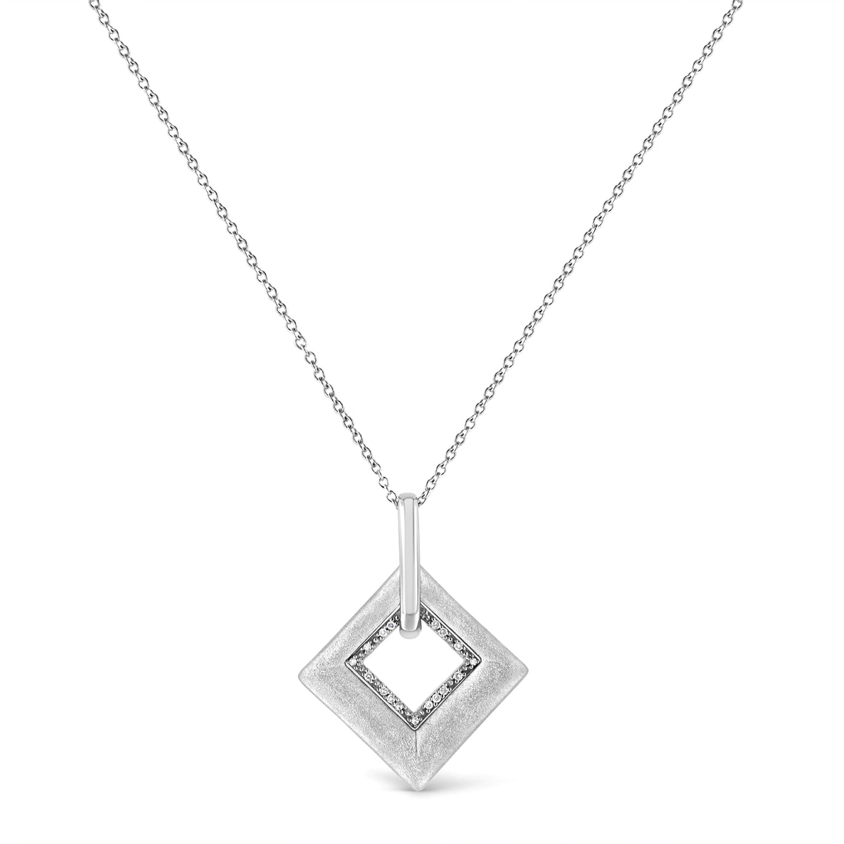 Collar con colgante de 18" en forma de cometa con detalles de diamantes engastados en pavé en plata esterlina 925 (color IJ, claridad I1-I2)