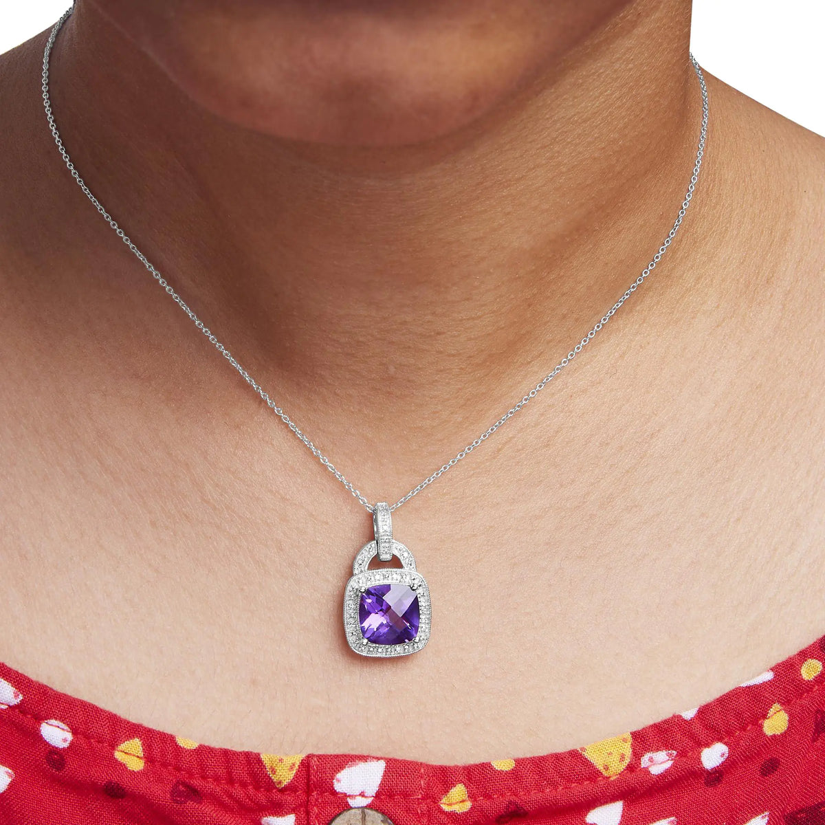 Collar con colgante de amatista morada y halo de diamantes de 18" en plata de ley 925 de 10 x 10 mm (color IJ, claridad I1-I2)