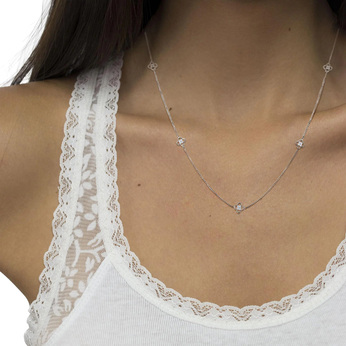 Collar flotante de flor de trébol abierta con diamantes de 1/4 ct en plata esterlina 925 de 18 in (color IJ, claridad I1-I2)