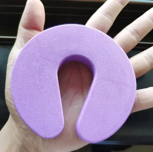 Puerta antipellizcos para bebés