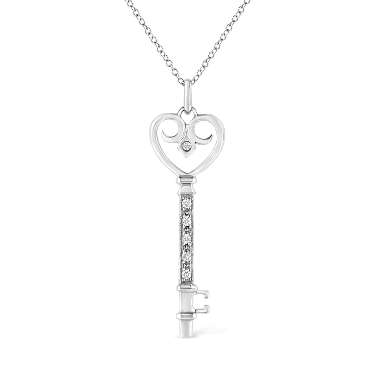 Collar con colgante de corazón y candado de 18" con detalles de diamantes engastados en bisel y pavé en plata esterlina 925 (color KL, claridad I1-I2)