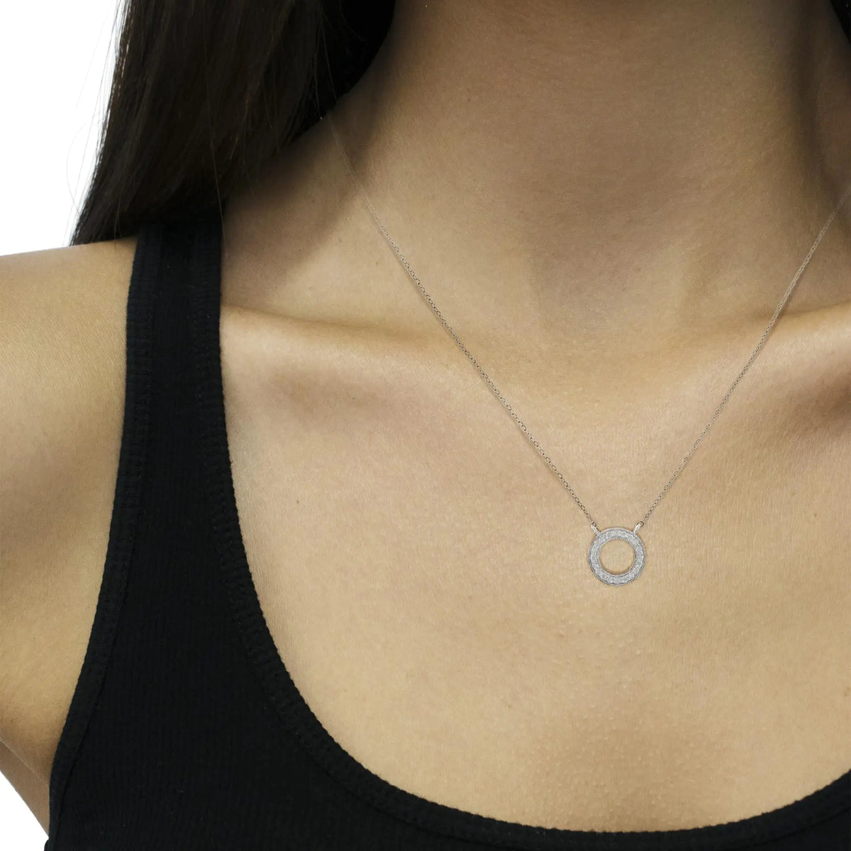 Collar con colgante circular de aro de diamantes de 1/6 ct en plata de ley 925 (IJ, I3-Promo)