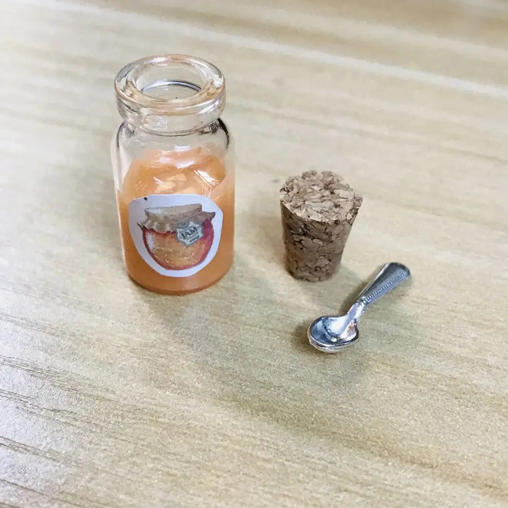 NEW 2PCS/Set 1:12 Miniature Fruit Jam Bottle Bee Honey Pretend Food for Dollhouse Kitchen Play Accessories