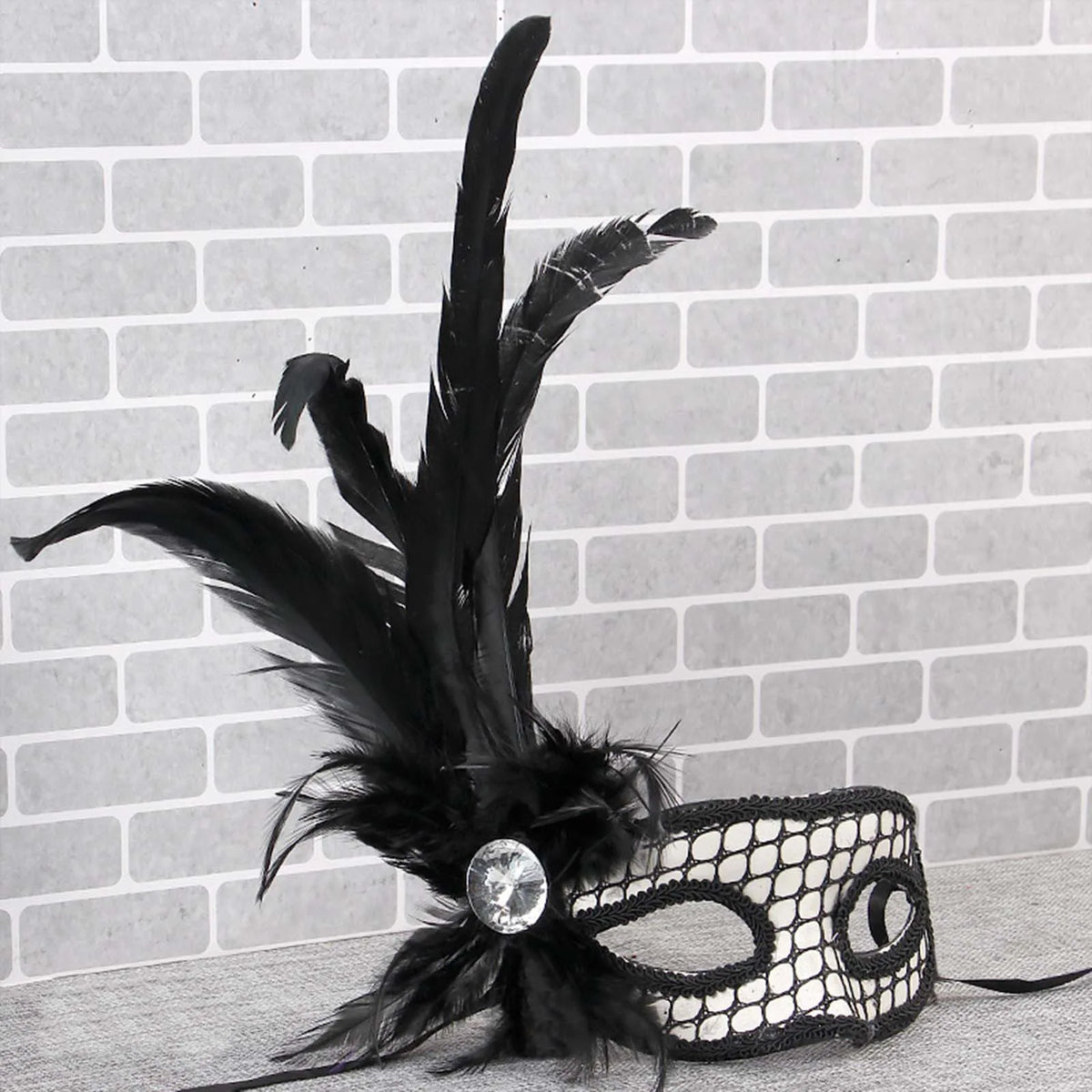 Carnival Masquerade For Women's Faux Feather Party Face Mask Novelty Halloween Christmas Easter Cosplay Party Prom Mask
