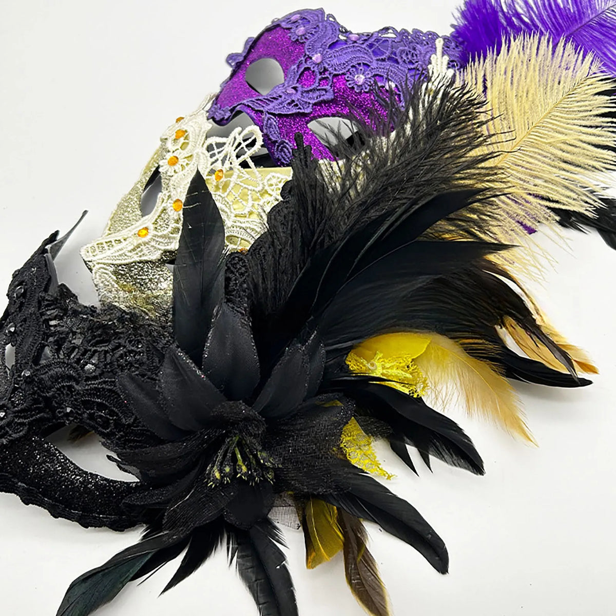 Carnival Masquerade For Women's Faux Feather Party Face Mask Novelty Halloween Christmas Easter Cosplay Party Prom Mask