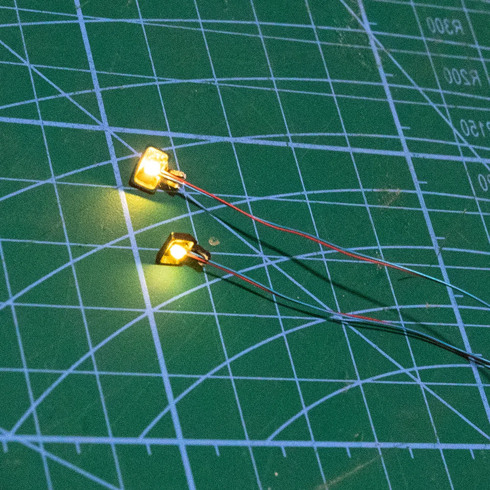 20pcs Ho 1:87 Scale Spotlight Model 3V Outdoor Billboard Lamp Architecture Building Materials Railway Train Layout for Diorama
