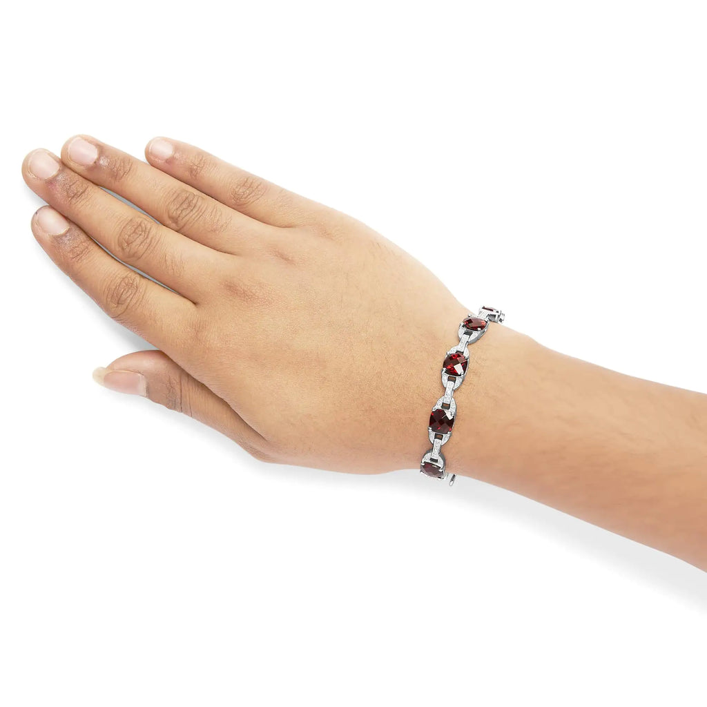 Bracelet à maillons de tennis tendance en argent sterling 925 7 x 7 mm avec coussin à carreaux et accents de diamants et grenat rouge (couleur IJ, clarté I1-I2) - Taille 7" pouces