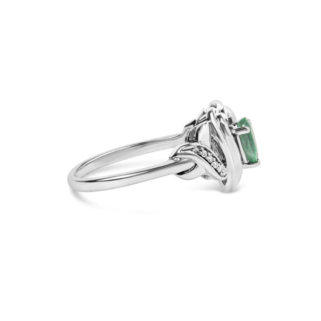 Bague de promesse en argent sterling 925 avec pierre précieuse émeraude en forme de poire de 6 x 4 mm et accent de diamant en forme de cœur (couleur HI, clarté SI1-SI2)