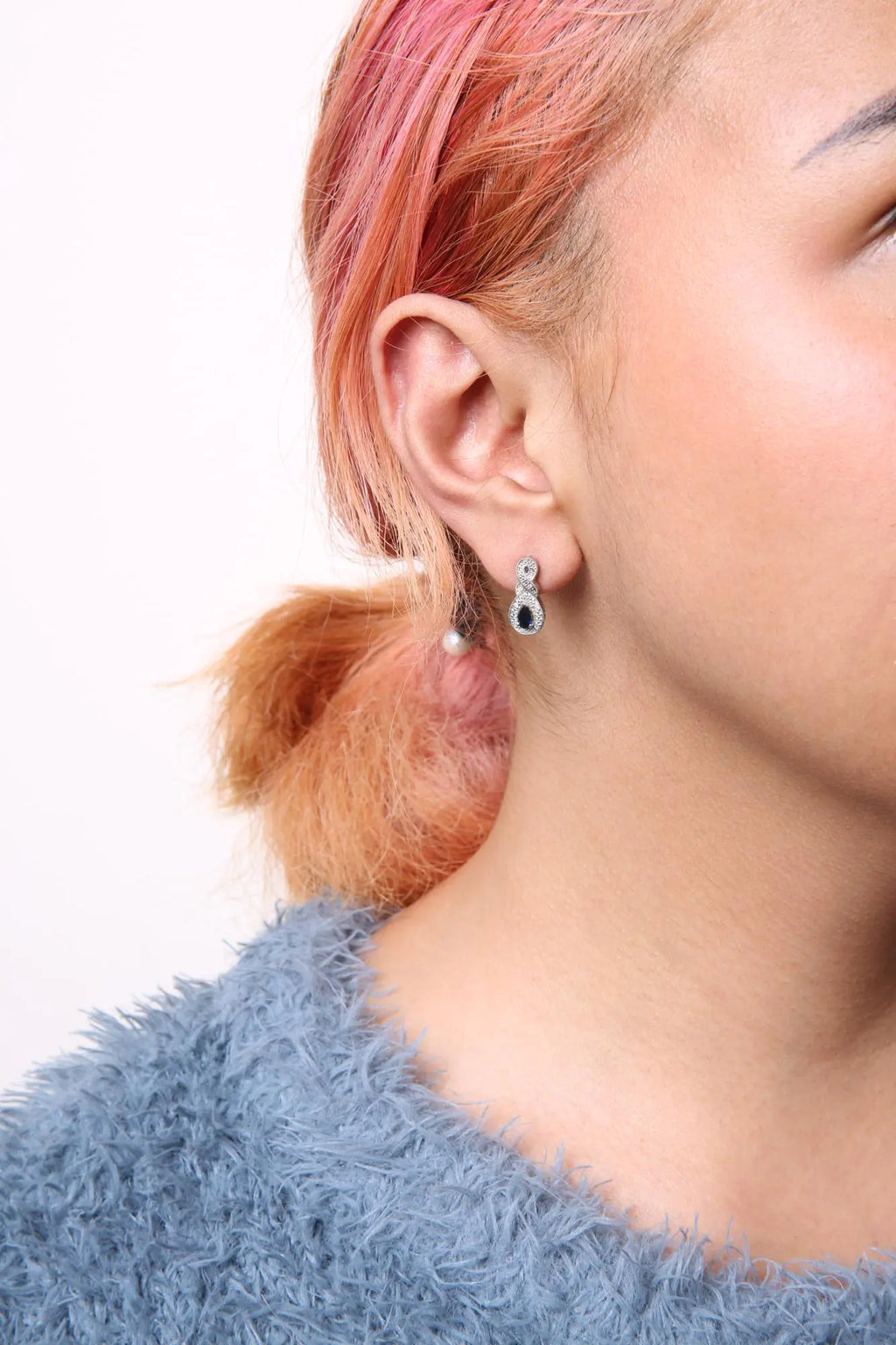 Aros colgantes con forma de infinito con piedra preciosa de zafiro en forma de pera de 4,5 x 3 mm y detalles de diamantes en plata de ley 925 (color HI, claridad SI1-SI2)