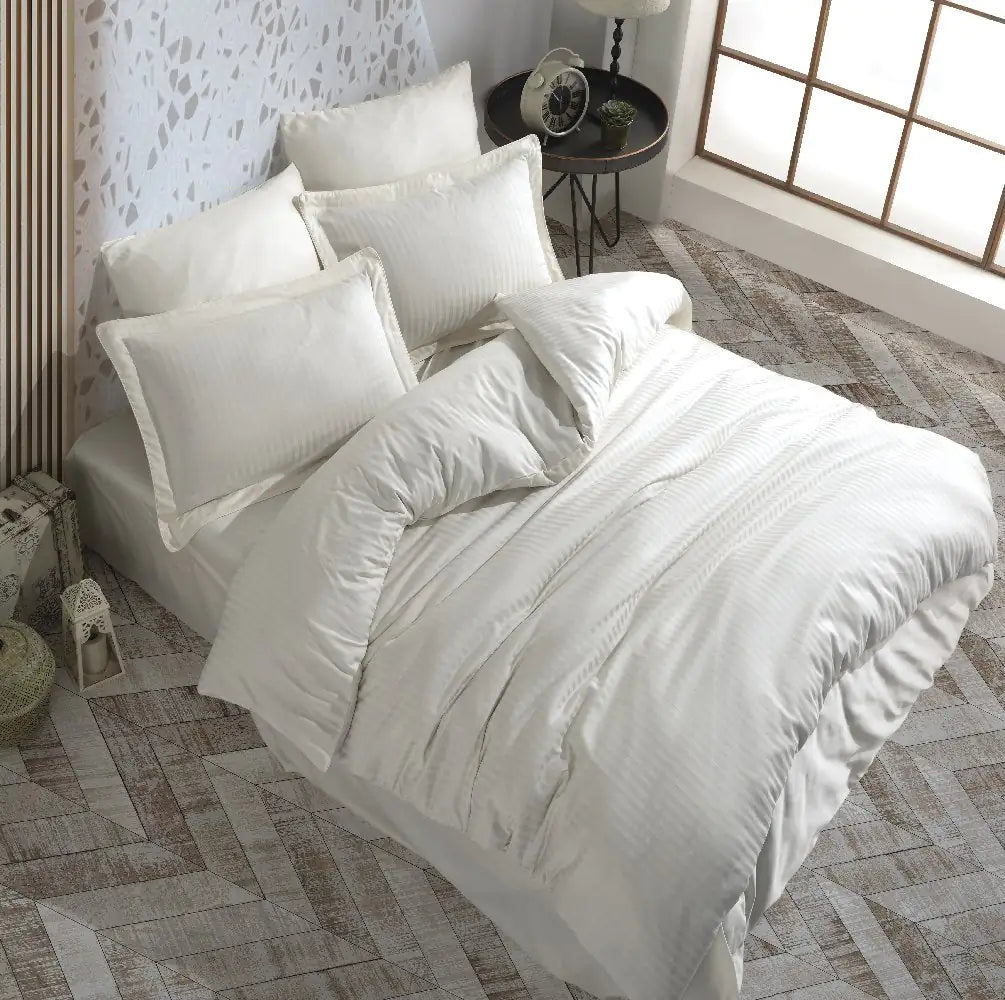Parure de lit double en satin jacquard rayé Hobby Cream