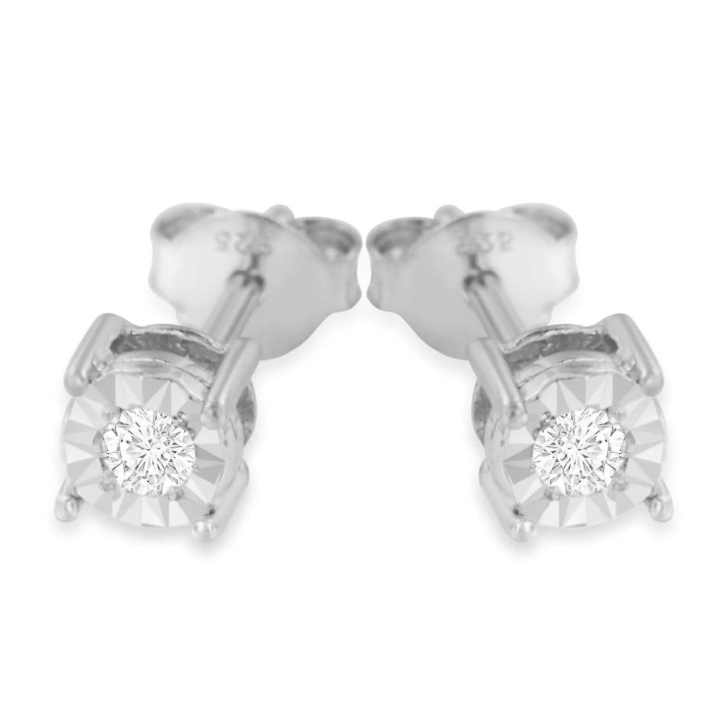 Pendientes de botón engastados milagrosamente con diamantes redondos casi incoloros de 1/5 quilates en plata esterlina 925