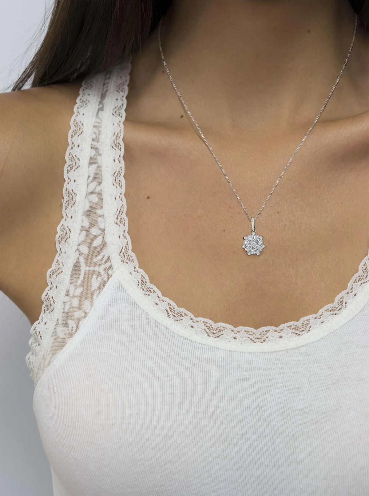 Collar con colgante de 18" en racimo floral de diamantes engastados en plata de ley 925 de 1/4 ct para mujer (color IJ, claridad I1-I2)