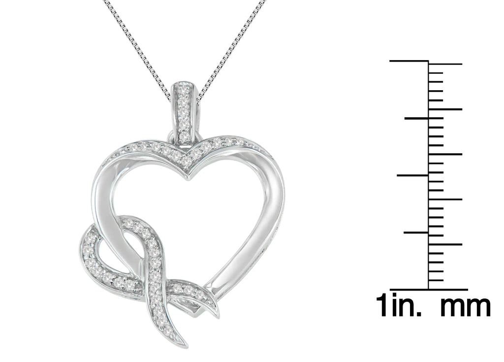 Collar con colgante de corazón de diamantes de 1/6 cttw en plata de ley 925 (HI, I1-I2)