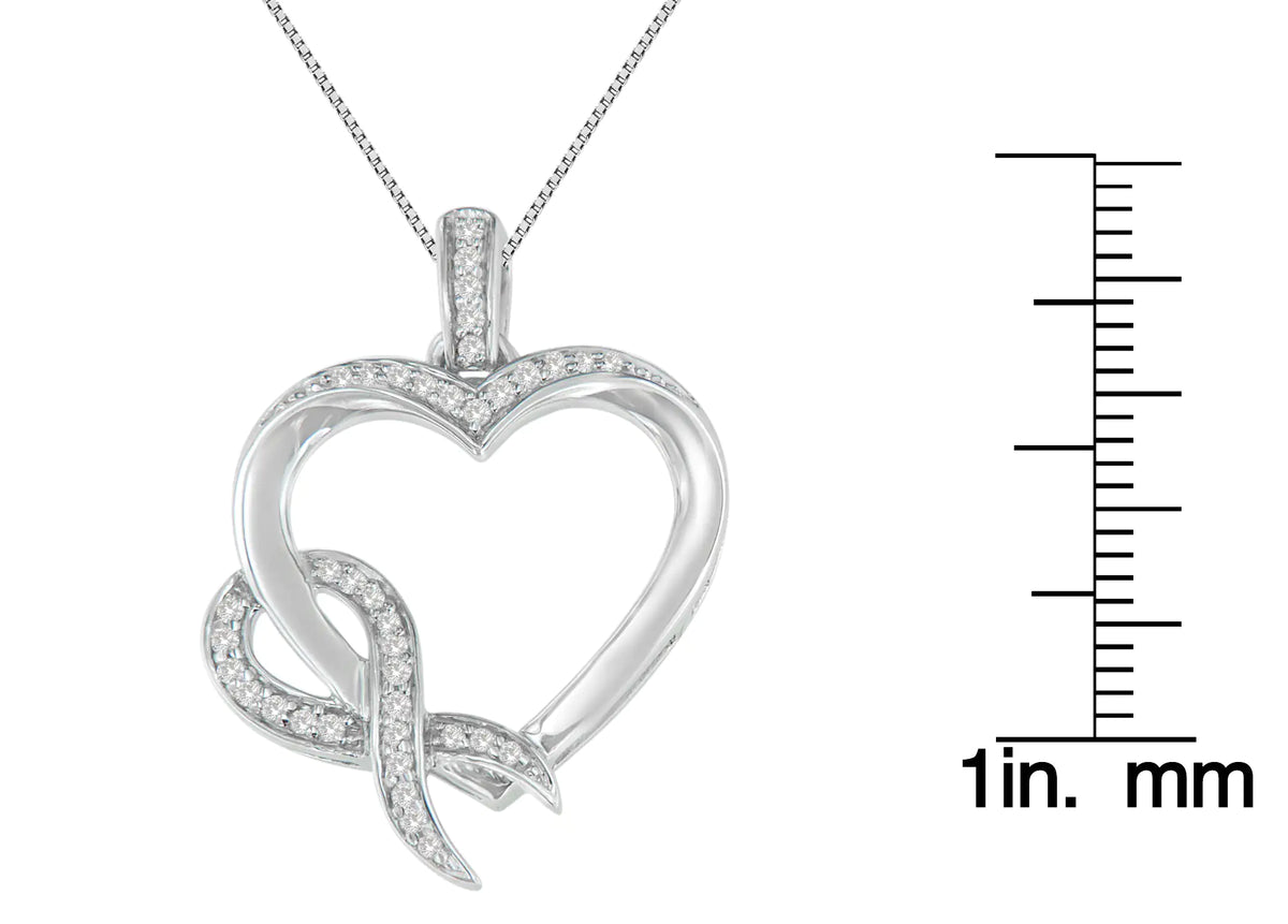 Collar con colgante de corazón de diamantes de 1/6 cttw en plata de ley 925 (HI, I1-I2)