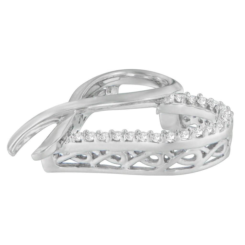 Collar con colgante de cinta y detalle de corazón con diamantes de talla redonda de 1/4 cttw en plata esterlina 925 (HI, I2-I3)