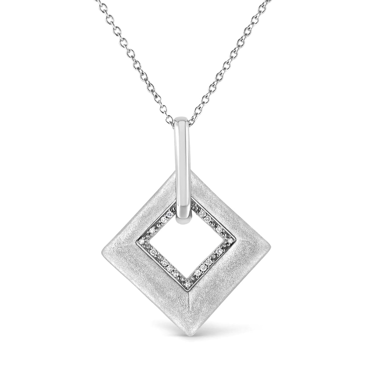 Collar con colgante de 18" en forma de cometa con detalles de diamantes engastados en pavé en plata esterlina 925 (color IJ, claridad I1-I2)